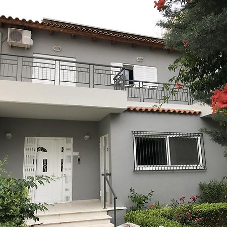 Loft Near The Beach Loutraki  Exterior photo
