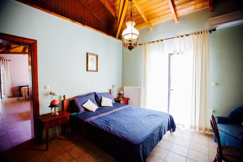 Loft Near The Beach Loutraki  Exterior photo