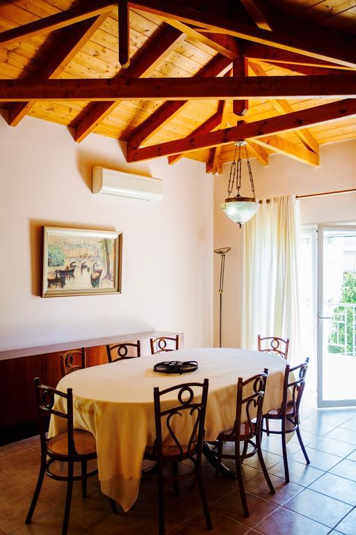 Loft Near The Beach Loutraki  Exterior photo